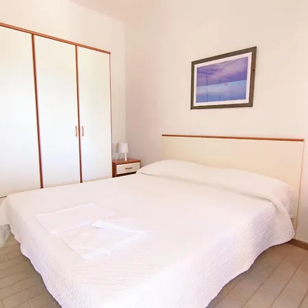 Elbamar Lacona 1 ホテル 2*